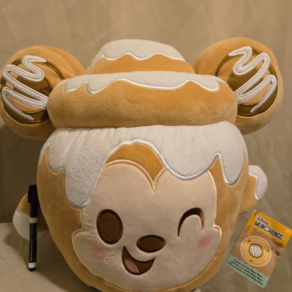 Disney Munchlings Large Cinnamon Roll Plush